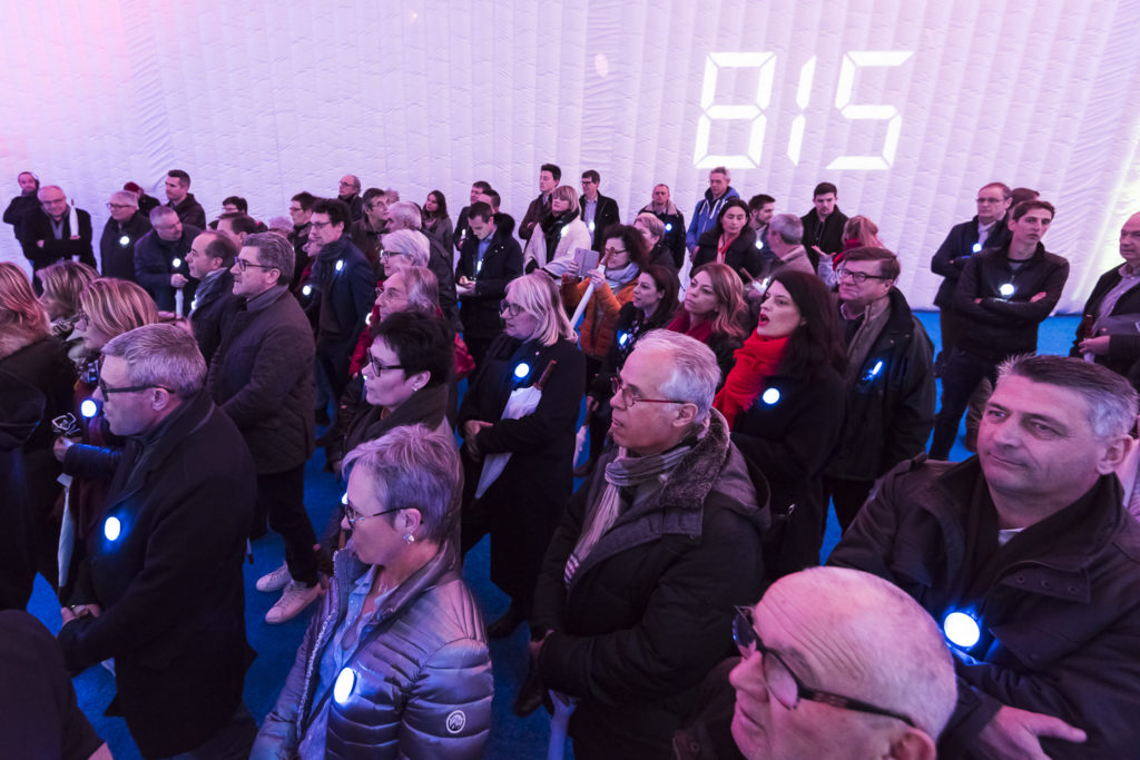 Inauguration du LUDyLAB à Chambretaud en Vendée : passagers du LUDyLAB dans l'espace Drone Indoor